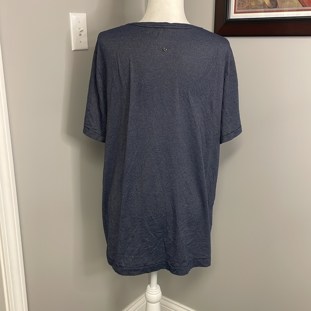 Lululemon athletica Mens Short Sleeve Tshirt Marled Blue Lightweight Size XL - Picture 4 of 5